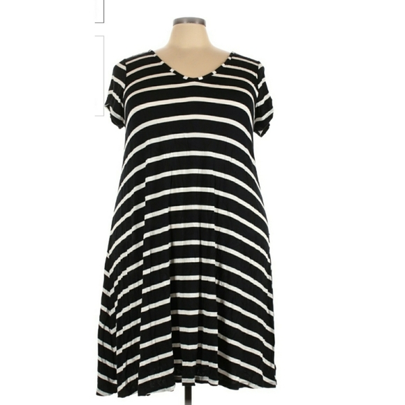💥BLACK FRIDAY BOGO FREE EVERYTHING💥14/16 Lane Bryant striped t-shirt dress - Picture 1 of 5